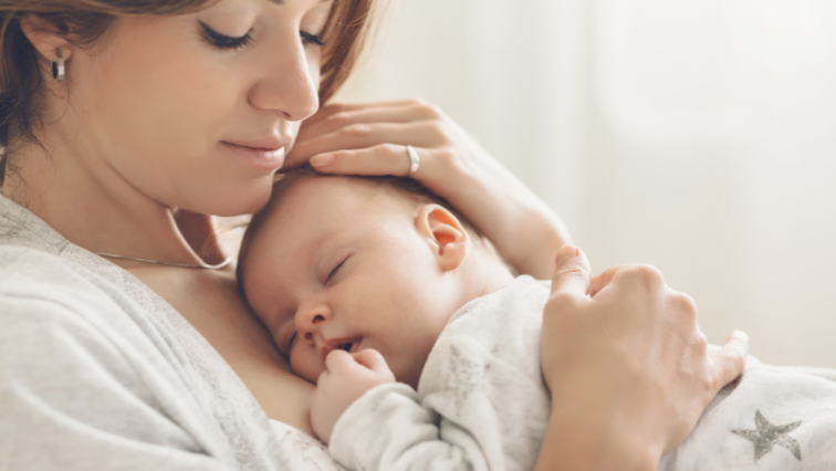 7 Completely Normal Baby Behaviors That May Take You By Surprise ...
