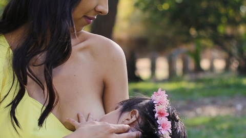6 Breastfeeding Red Flags: When Do You Need a Lactation Professional?